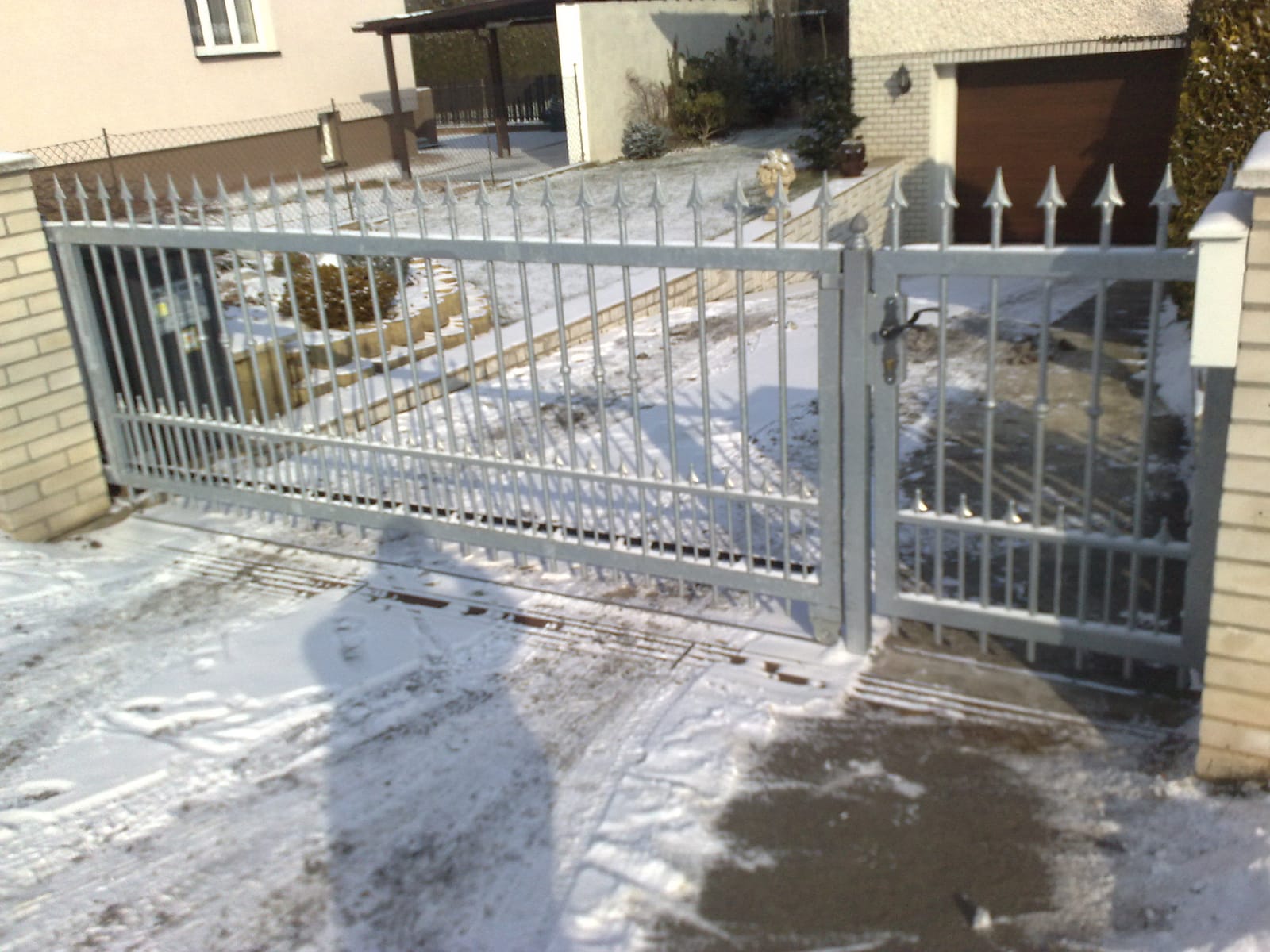 Brána nebo plot — záznam 013