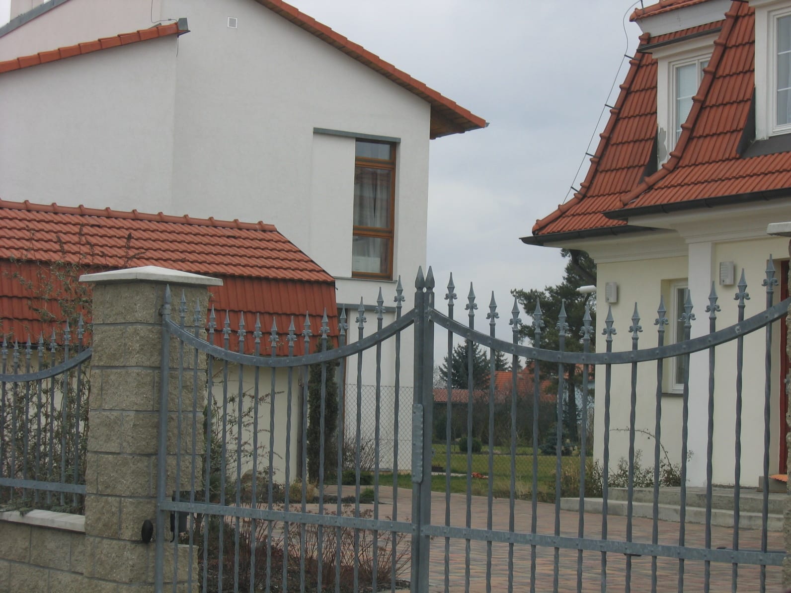 Brána nebo plot — záznam 021