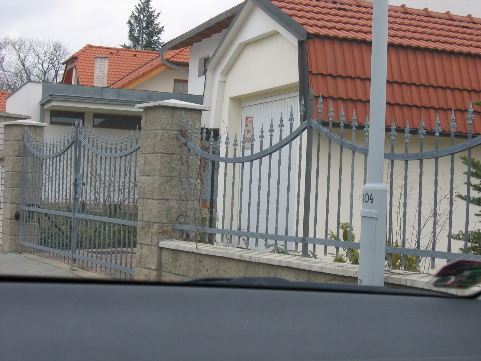 Brána nebo plot — záznam 022