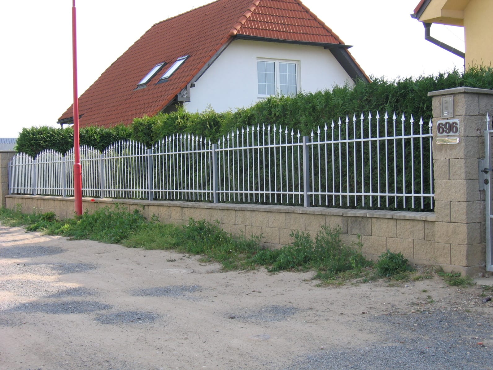 Brána nebo plot — záznam 025