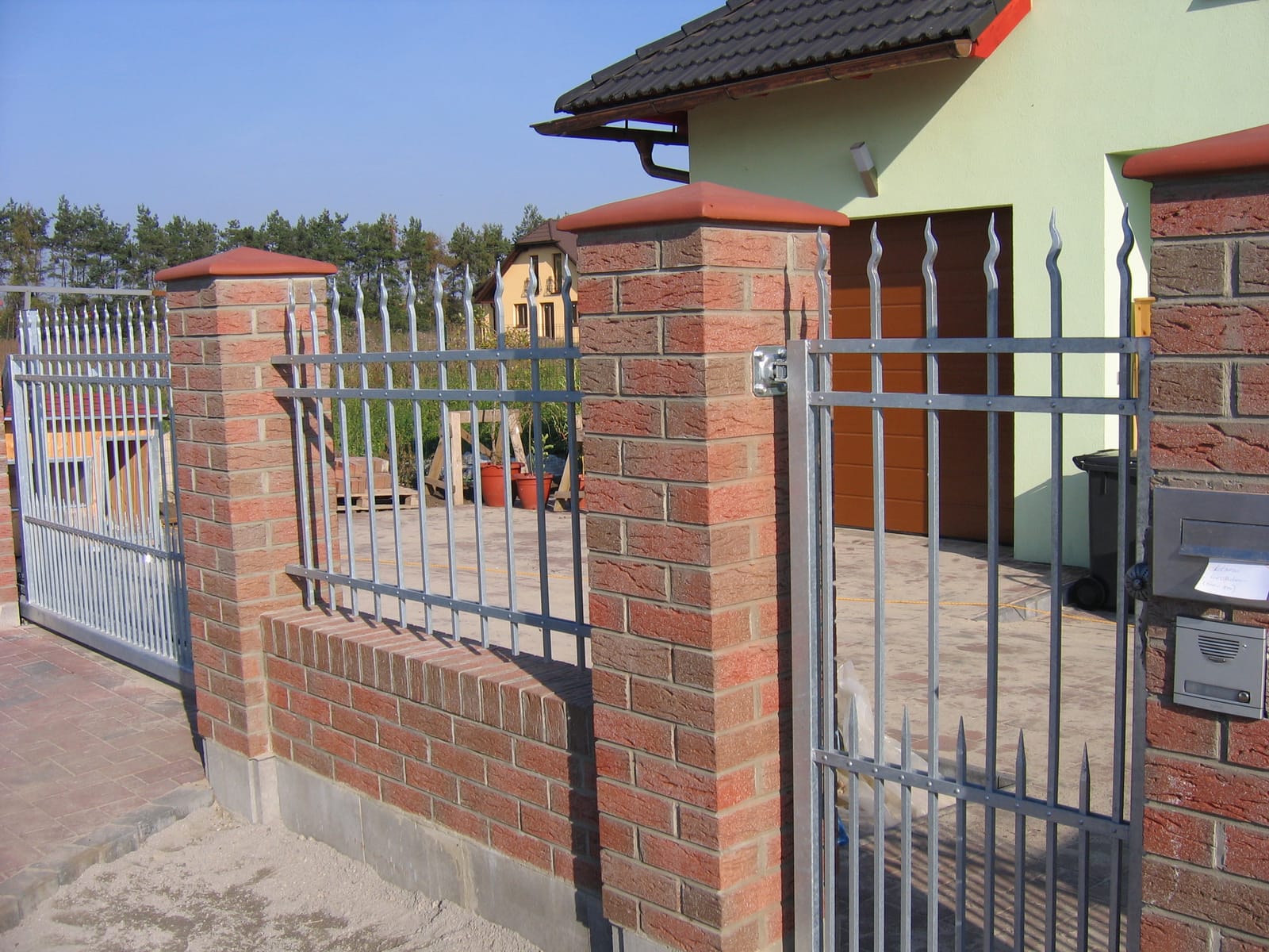 Brána nebo plot — záznam 029