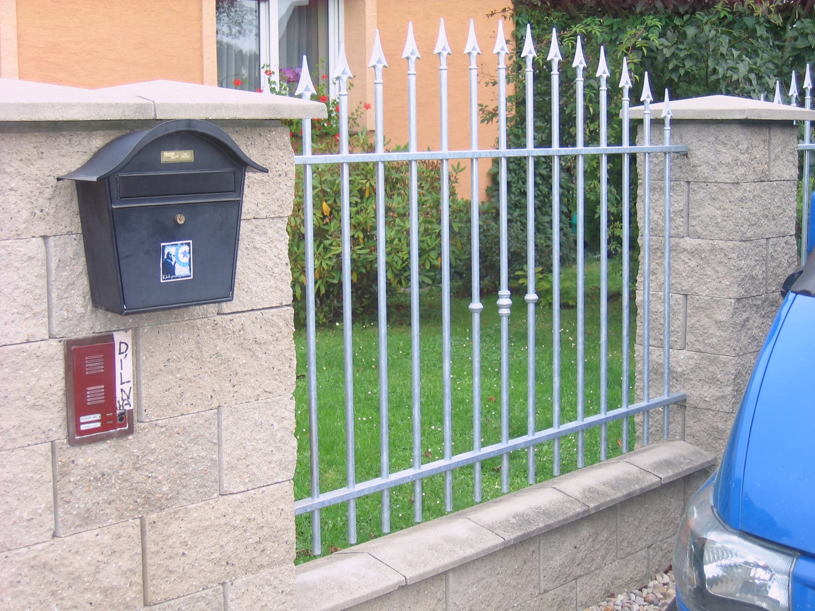Brána nebo plot — záznam 034